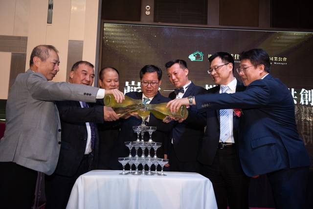 1266136_8e8cee6f24df6f21bb86cc4e36b7a07d