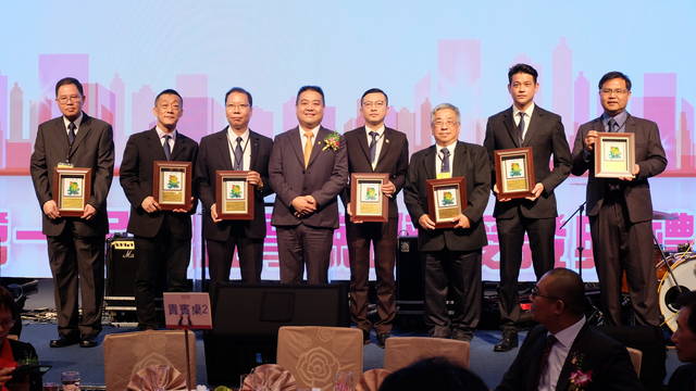 1268629_94eb4994eecf34f0841e6244634c1b30