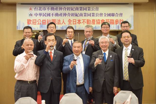 1268649_d68fa633bec541bc1658e44dad4c828c