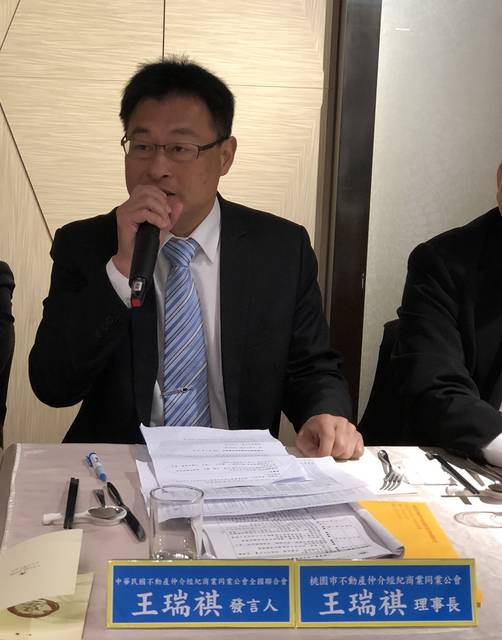 1268943_8d6e256705601efd38ce133cdcb17a95