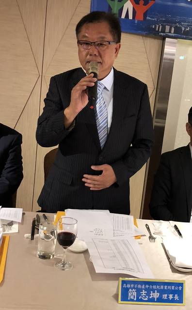 1268946_ce9f3452824c53f34d97f16b70ffaf9c