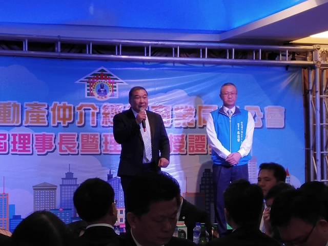 1270602_f695795d78a72141619462955aa3bc54