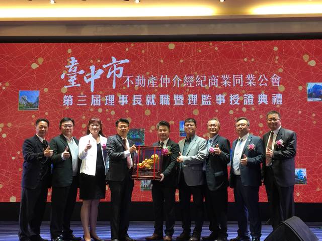 1270853_4b02bf2e83aaa7e5cf57452d652667a2