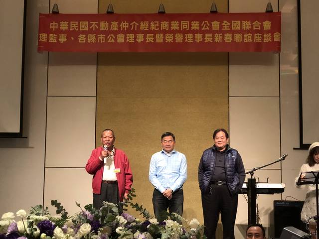 1277297_643bd63bebf554fec98047320f0f2680