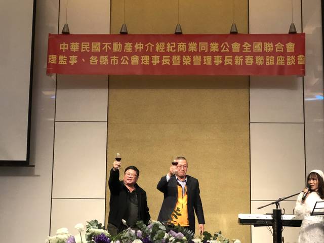 1277306_4d721b5ed80e0a1caa1f296e980b7585