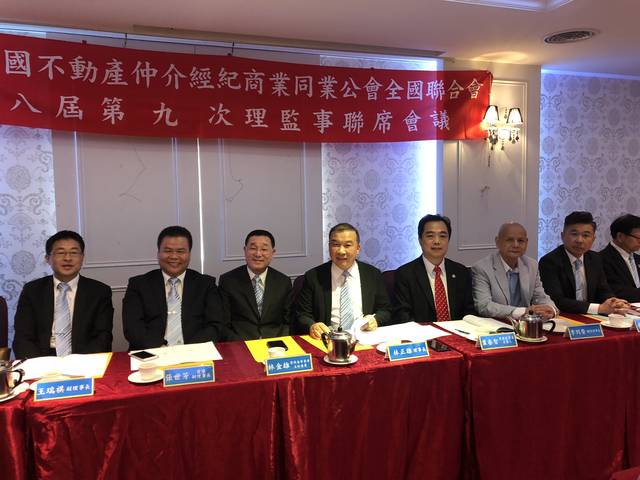 1277543_25bce836e28dd7e3a9f6f0dba37d946a