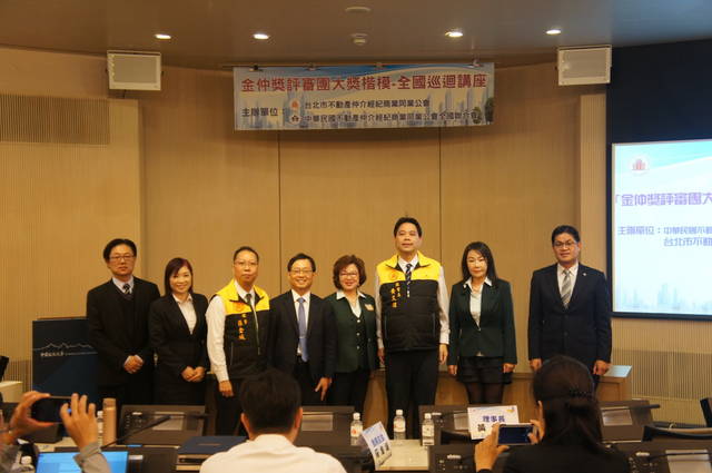 1294096_1a4438d9555b3a7bf473bb61e8352040