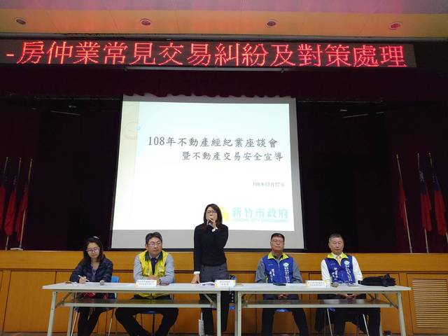 1296423_6021c638b91736d0034cc646265819c0