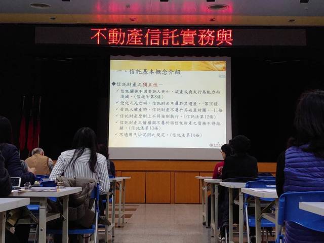 1297668_9324821abe3ee6c48180d0f7ad61b7c4