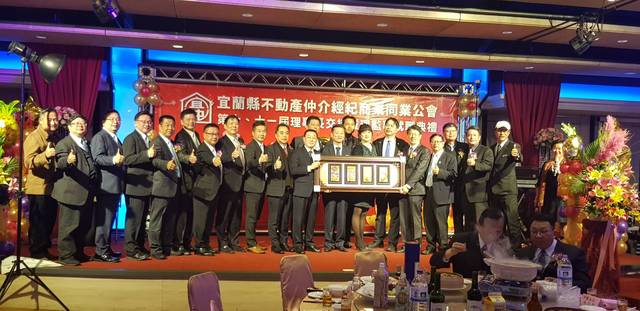 1298214_826e569387fd4c810ec870288191431b