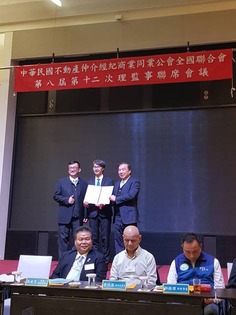 1299627_87fde48ad85c9c5dd2ae5a513010529e