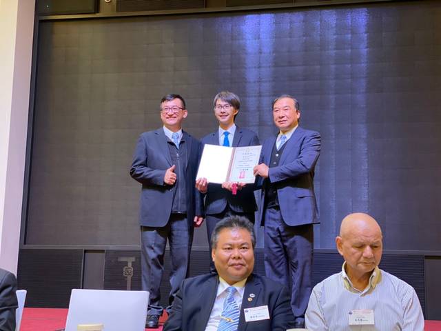 1299702_e6435a388a94e0b13aa88ca47a75ee3f