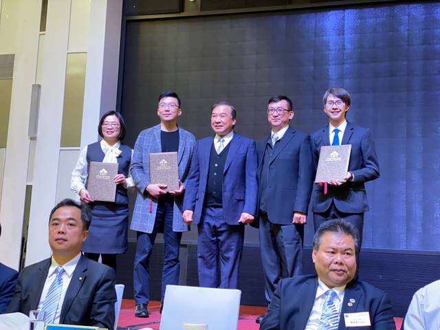 1299703_023c055d604e3fa2ec1693bf7be44532