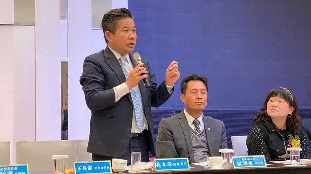 1299715_c5b96bc925a661ca5f8322a3c9bf08bb