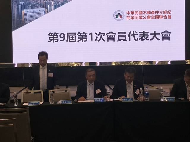 1312572_1bed4c851e76477837f917018b9372fe