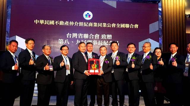 1314999_5fa0474ba6be2c1bad58acec9219c3fb