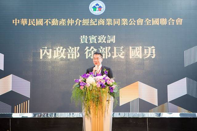 1316213_5705a420c0ee5d946a8e9e345fd1c3a5