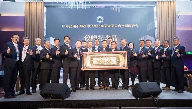 1316232_20c6653f097aeadf8ff334a6bfb412ad