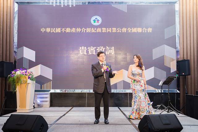 1316236_f7f2b5a50afb5a4104c4b1d1915817e2