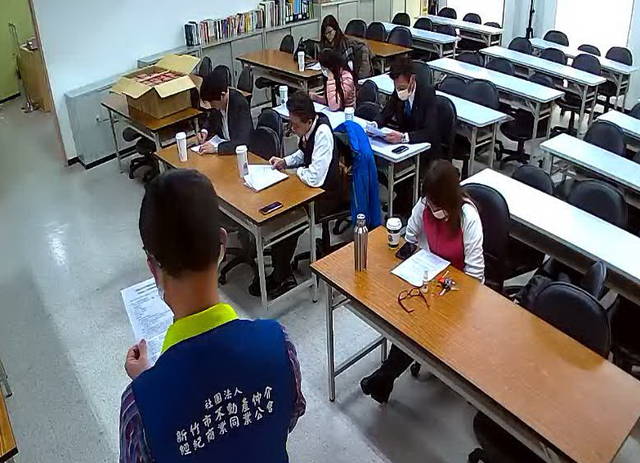 1318341_21b567309c1418a14815bf575c405baf