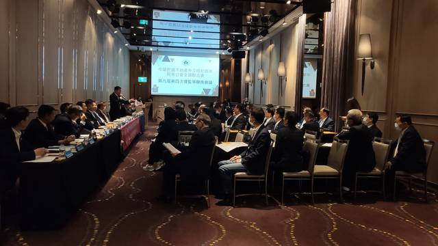 1324904_4220fd4ba91f469490827414021c97bc