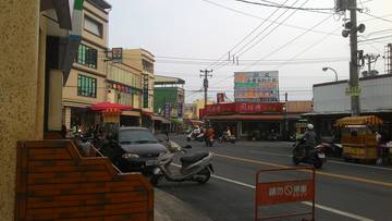 東新國中旁工業地