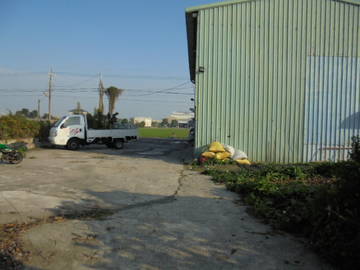 虎科大,78快速道交流道旁畜牧場