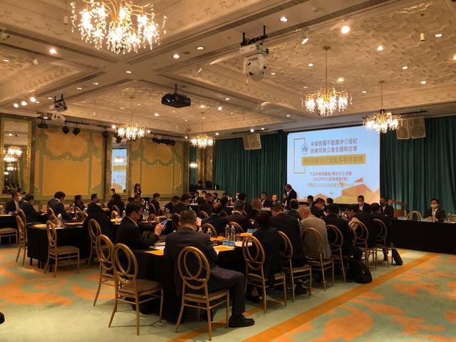 1350887_00625eb7c62395b4cbee2d198bb8cb6c