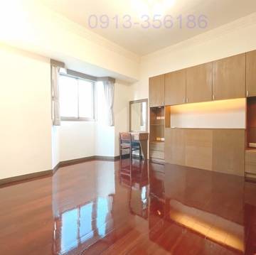 全新裝潢電梯美4房+平面車位