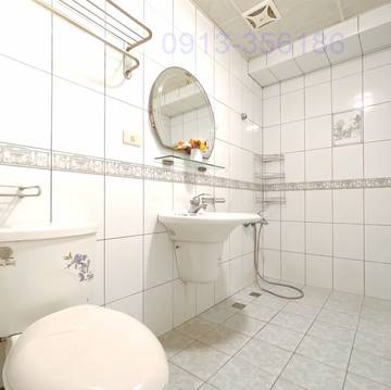 全新裝潢電梯美4房+平面車位