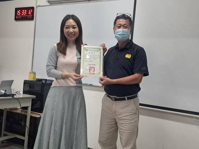 1357521_e612b6fb8fc74f16ea5627923810d98a