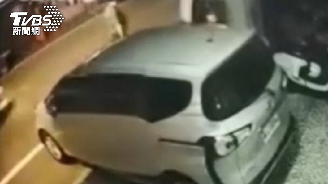 不動產仲介業者及不動產經紀人員開發案源或居間或代理時，不得以不當或有不法行為騷擾當事人。