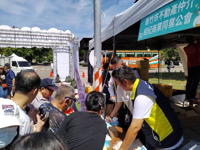 1364137_774671c4b3a52fd99f04ebadf6afe447