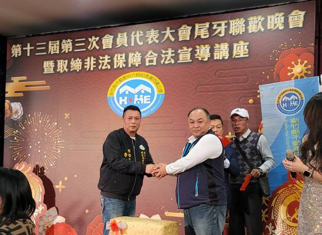 1366373_249605fe844b12fb251f7347c9ac2e96