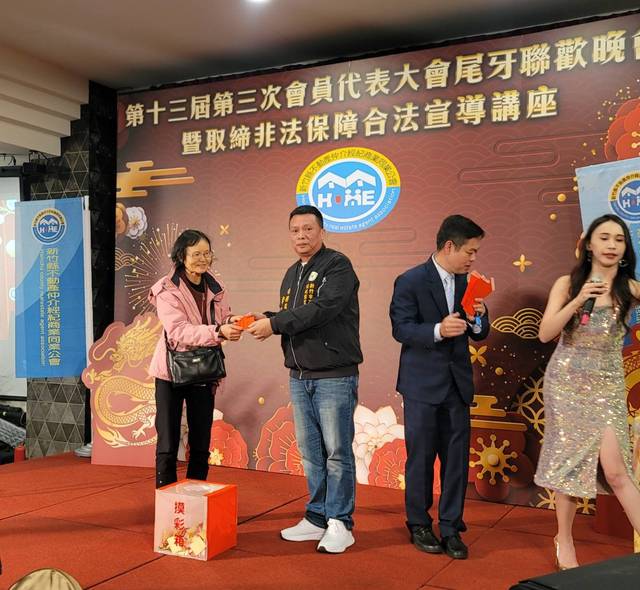 1366374_7efd13414eaaf7de9cf30255364cc054