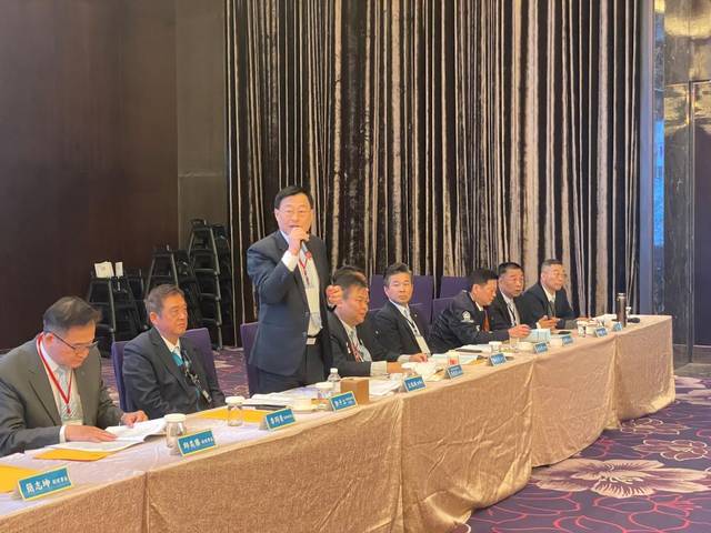 1366513_613b6f5f6ecbf1ed34c311762a995697