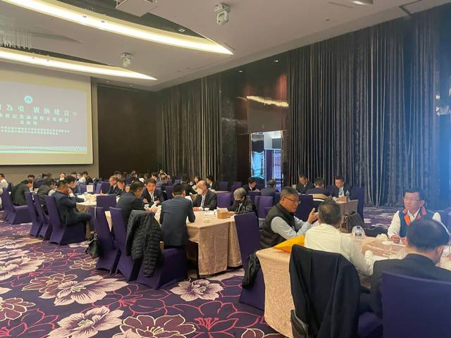 1366705_2af4ac7558796024c90643f228166c09