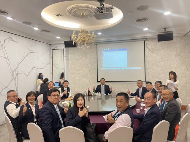 1366940_fe619d852cbf5d63ed378aa5122b85ae