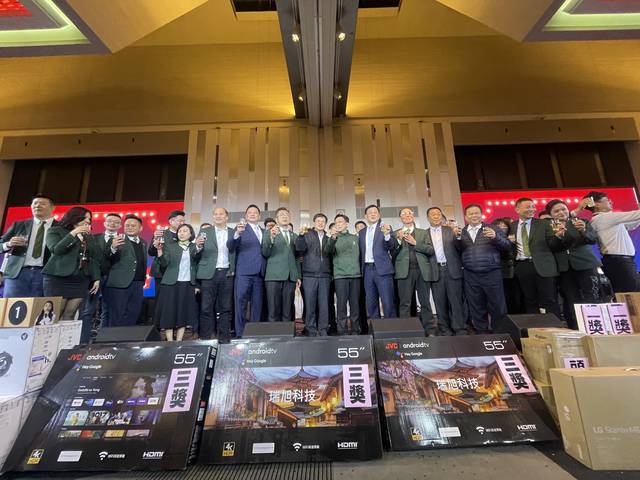 1366988_8f5c28eb7b65f86bf82a80ad186667fe