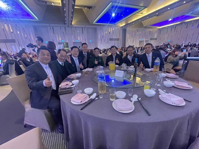 1366992_adc478bd4f65d4170c8be5dc3c32639b