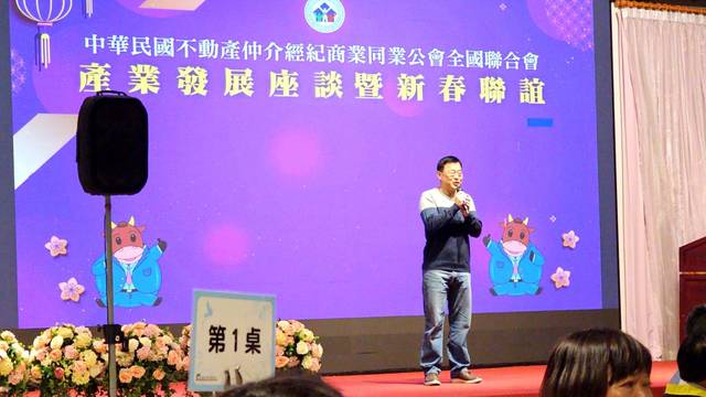 1367701_04cc2288ff903a6c724b6dad61367b9d