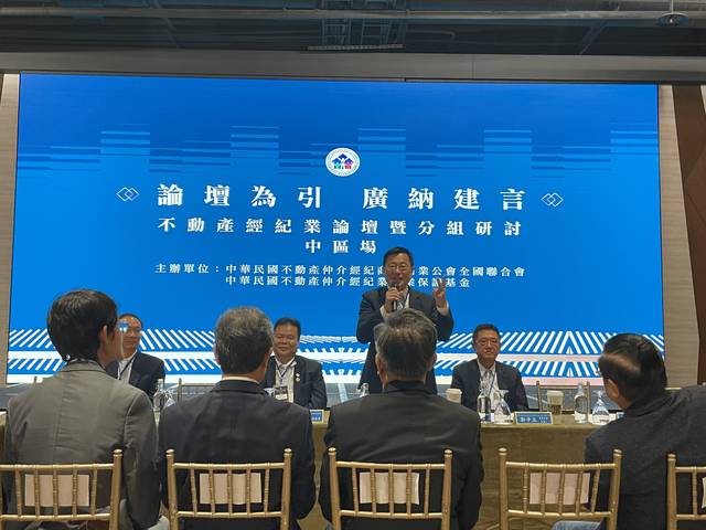 1367884_edba01690c3866b12d8cc7cb3d9b28ca