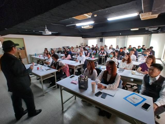 1368427_bbc8cb63b2db4c49f68ba811951e87bb