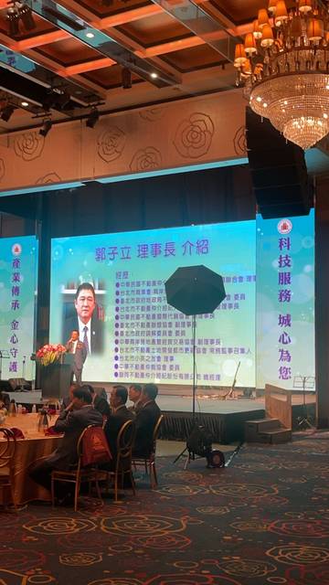 1368522_3bd352e542db4532c5411996b1d8e205