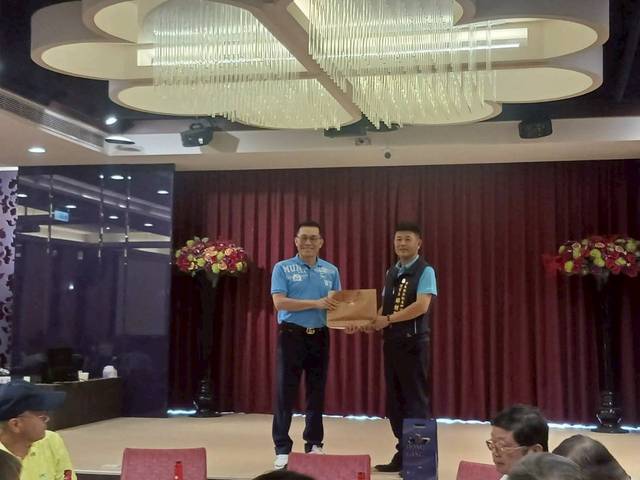 1377173_edf6f4795b3b05ad16ef6a532ffe6f87