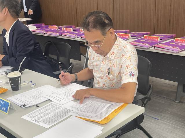 1377774_ce37099273814fe4d27db8ff0f4f97ba