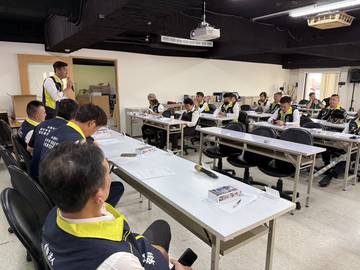 1377608_a9bde691b9886839200fc5a230cd77ee