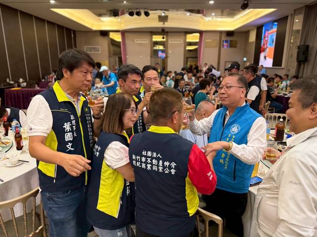 1377879_7b41088103927159e653a18397d4fe5e