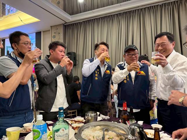 1377884_aee8714a31daa7d6716caa3b669ee8de