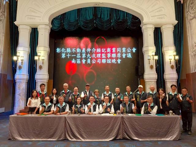 1378279_3416176bc3a345f072f5b3284f5b7b0e